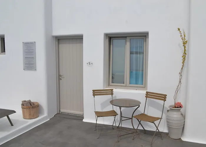 Papadakis 2* Naousa (Paros)