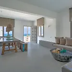 Papadakis 2* ナウサ